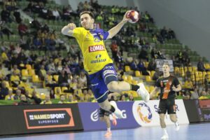 27.11.2021. Kielce. Mecz PGNiG Superligi: Łomża Vive Kielce - MKS Zagłębie Lubin / Wiktor Taszlow / Radio Kielce