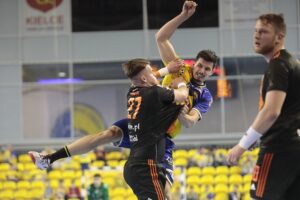 27.11.2021. Kielce. Mecz PGNiG Superligi: Łomża Vive Kielce - MKS Zagłębie Lubin / Wiktor Taszlow / Radio Kielce