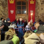 27.11.2021. Chęciny. Nocne zwiedzanie zamku / Wiktor Taszłow / Radio Kielce