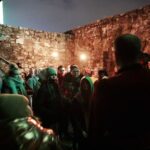 27.11.2021. Chęciny. Nocne zwiedzanie zamku / Wiktor Taszłow / Radio Kielce