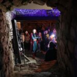 27.11.2021. Chęciny. Nocne zwiedzanie zamku / Wiktor Taszłow / Radio Kielce