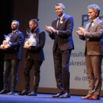 29.11.2021. Kielce. Inauguracja kampanii społecznej "Biała wstążka". Na zdjęciu (od lewej): Mateusz Gadawski, Mariusz Nowak, Bogdan Wenta - prezydent Kielc, Krzysztof Słoń - senator / Wiktor Taszłow / Radio Kielce