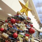 29.11.2021. Kielce. Choinka Biblioteki Uniwersytetu Jana Kochanowskiego / Wiktor Taszłow / Radio Kielce