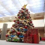 29.11.2021. Kielce. Choinka Biblioteki Uniwersytetu Jana Kochanowskiego / Wiktor Taszłow / Radio Kielce