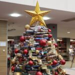 29.11.2021. Kielce. Choinka Biblioteki Uniwersytetu Jana Kochanowskiego / Wiktor Taszłow / Radio Kielce