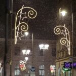 30.11.2021. Kielce. Przygotowania świątecznych iluminacji i atrakcji / Wiktor Taszłow / Radio Kielce