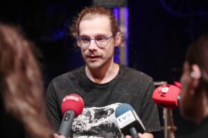 03.10.2021. Kielce. Teatr Lalki i Aktora "Kubuś". Konferencja przed spektaklem "Arka czasu". Na zdjęciu: Tomasz Kaczorowski - reżyser / Wiktor Taszłow / Radio Kielce