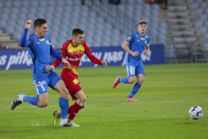 03.11.2021. Kielce. Mecz 1/16 finału Pucharu Polski: Korona Kielce - Stomil Olsztyn / Wiktor Taszłow / Radio Kielce