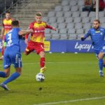 03.11.2021. Kielce. Mecz 1/16 finału Pucharu Polski: Korona Kielce - Stomil Olsztyn. Na zdjęciu (w środku): Jacek Podgórski / Wiktor Taszłow / Radio Kielce