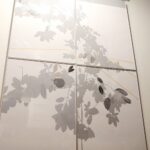 04.11.2021. Kielce. Wernisaż wystawy plakatów Wojciecha Domagalskiego "TO KIELCE" / Wiktor Taszłow / Radio Kielce