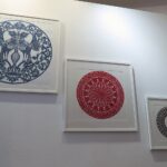 05.11.2021. Kielce. Wystawa "Podróże wycinanek" w Dworku Laszczyków / Wiktor Taszłow / Radio Kielce