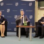 08.11.2021. Kielce. Dni Ekonomii Społecznej Politechnika Świętokrzyska 2021. Na zdjęciu (od lewej): Renata Janik - wicemarszałek województwa świętokrzyskiego, Bogdan Wenta - prezydent Kielc, Przemysław Bokwa - prezes PBI / Wiktor Taszłow / Radio Kielce