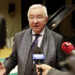 08.11.2021. Kielce. Przekazanie zabytkowego fortepianu dla szkoły muzycznej. Na zdjęciu: Krzysztof Lipiec - poseł / Wiktor Taszłow / Radio Kielce