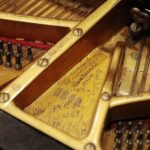 08.11.2021. Kielce. Przekazanie zabytkowego fortepianu dla szkoły muzycznej / Wiktor Taszłow / Radio Kielce