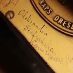 08.11.2021. Kielce. Przekazanie zabytkowego fortepianu dla szkoły muzycznej / Wiktor Taszłow / Radio Kielce