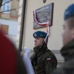 10.11.2021. Kielce. Odsłonięcie tablicy upamiętniającej generała Bolesława Roję / Wiktor Taszłow / Radio Kielce