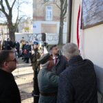 10.11.2021. Kielce. Odsłonięcie tablicy upamiętniającej generała Bolesława Roję / Wiktor Taszłow / Radio Kielce