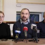 kierownik literacki Teatru Lalki i Aktora "Kubuś", Katarzyna Leks, Jakub Matys, Filip Jaśkiewicz - laureaci konkursu, Joanna Kowalska - zastępca dyrektora Teatru Lalki i Aktora "Kubuś" / Wiktor Taszłow / Radio Kielce