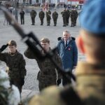 11.11.2021. Kielce. Obchody 103. rocznicy odzyskania przez Polskę niepodległości. Kwiaty składa Zbigniew Koniusz - wojewoda świętokrzyski / Wiktor Taszłow / Radio Kielce