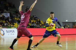 13.11.2021. Kielce. Mecz PGNiG Superligi piłkarzy ręcznych: Łomża Vive Kielce - Stalą Mielec / Wiktor Taszłow / Radio Kielce