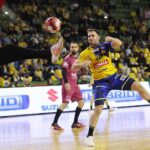 13.11.2021. Kielce. Mecz PGNiG Superligi piłkarzy ręcznych: Łomża Vive Kielce - Stalą Mielec / Wiktor Taszłow / Radio Kielce