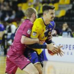 13.11.2021. Kielce. Mecz PGNiG Superligi piłkarzy ręcznych: Łomża Vive Kielce - Stalą Mielec / Wiktor Taszłow / Radio Kielce