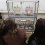 04.11.2021 Kielce. Zespół Państwowych Szkół Plastycznych. Wystawa prac uczniów, które powstały podczas wizyty młodzieży w Hiszpanii / Jarosław Kubalski / Radio Kielce