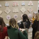 04.11.2021 Kielce. Zespół Państwowych Szkół Plastycznych. Wystawa prac uczniów,  które powstały podczas wizyty młodzieży w Hiszpanii / Jarosław Kubalski / Radio Kielce