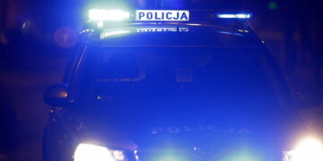 Zderzenie motocykla z osobówką w powiecie buskim