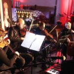 20.11.2021 Kielce. Kościół Św. Krzyża. Koncert patriotyczny w wykonaniu zespołu Sonanto / Jarosław Kubalski / Radio Kielce