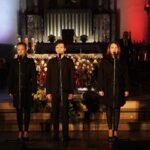 20.11.2021 Kielce. Kościół Św. Krzyża. Koncert patriotyczny w wykonaniu zespołu Sonanto / Jarosław Kubalski / Radio Kielce