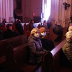 20.11.2021 Kielce. Kościół Św. Krzyża. Koncert patriotyczny w wykonaniu zespołu Sonanto / Jarosław Kubalski / Radio Kielce