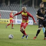 20.11.2021 Kielce.18. kolejka Fortuna 1 Ligi. Mecz Skra Częstochowa - Korona Kielce / Jarosław Kubalski / Radio Kielce