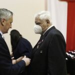 23.11.2021 Kielce. ŚUW. Odznaczenia państwowe dla zasłużonych. Na zdjęciu od lewej: wojewoda Zbigniew Koniusz i Czesław Czechowski / Jarosław Kubalski / Radio Kielce