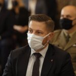 26.11.2021 Kielce. WDK. Odznaczenia i wyróżnienia dla Honorowych Krwiodawców. Na zdjęciu zastępca prezydenta Kielc Marcin CHłodnicki / Jarosław Kubalski / Radio Kielce