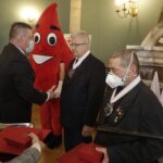 26.11.2021 Kielce. WDK. Odznaczenia i wyróżnienia dla Honorowych Krwiodawców. Kryształowe Serca otrzymali Tadeusz Woźniak i Bogdan WIlczyński. Wręczają je marszałek Andrzej Bętkowski i prezes Świętokrzyskiego Oddziału Polskiego Czerwonego Krzyża Jarosław Ciura / Jarosław Kubalski / Radio Kielce