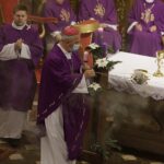 29.11.2021. Kielce. Rocznica ingresu biskupa Jana Piotrowskiego do Bazyliki Katedralnej w Kielcach / Jarosław Kubalski / Radio Kielce