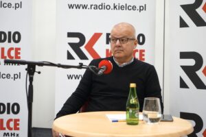 28.11.2021. Studio Polityczne Radia Kielce. Na zdjęciu: Jacek Skórski - Nowa Lewica / Sebastian Kalwat / Radio Kielce