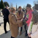 01.11.2021. Opatów. Kwesta na cmentarzu parafialnym / Emilia Sitarska / Radio Kielce