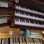 13.11.2021. Skarżysko-Kamienna. Poświęcenie nowych organów w Sanktuarium Matki Boskiej Ostrobramskiej / Paulina Michta / Radio Kielce