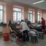 27.11.2021. Ostrowiec Świętokrzyski. Akcja krwiodawstwa 103. Batalionu Lekkiej Piechoty WOT / Emilia Sitarska / Radio Kielce