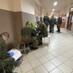 27.11.2021. Ostrowiec Świętokrzyski. Akcja krwiodawstwa 103. Batalionu Lekkiej Piechoty WOT / Emilia Sitarska / Radio Kielce