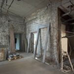 03.11.2021. Ostrowiec Świętokrzyski. Budynek przy Alei 3 Maja w trakcie remontu / Emilia Sitarska / Radio Kielce