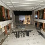 03.11.2021. Ostrowiec Świętokrzyski. Budynek przy Alei 3 Maja w trakcie remontu / Emilia Sitarska / Radio Kielce