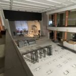 03.11.2021. Ostrowiec Świętokrzyski. Budynek przy Alei 3 Maja w trakcie remontu / Emilia Sitarska / Radio Kielce