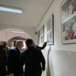 19.11.2021. Ostrowiec Św. Wernisaż wystawy w Szkole Mistrzostwa Sportowego / Emilia Sitarska / Radio Kielce