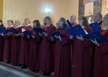 21.11.2021. Ostrowiec Św. XVI Wieczór Cecyliański w parafii pw. NMP Saletyńskiej na Piaskach / Emilia Sitarska / Radio Kielce