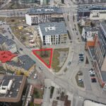 11.03.2021. Kielce. Miasto sprzedaje działkę, o powierzchni niespełna 400 metrów kwadratowych, u zbiegu ulic Silnicznej i Piotrkowskiej, w tzw. „trójkącie bermudzkim" / Jarosław Kubalski / Radio Kielce