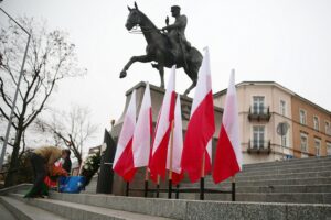 Kielce. Pomnik Józefa Piłsudskiego na placu Wolności / Fot. Wiktor Taszłow - Radio Kielce