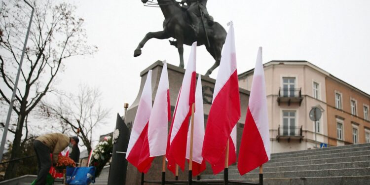 Kielce. Pomnik Józefa Piłsudskiego na placu Wolności / Fot. Wiktor Taszłow - Radio Kielce